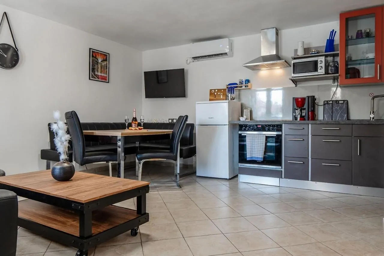 Apartments Jurcevic Vir